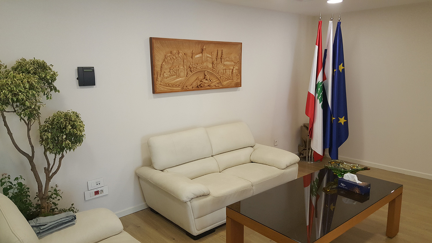 Drevené vyrezávané obrazy pre Veľvyslanectvo v Bejrúte